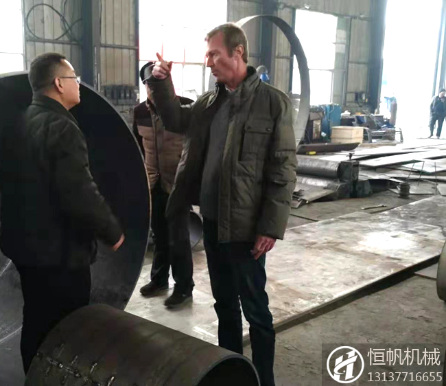 搶占有機肥設備出口新藍海 恒帆機械成功登陸芬蘭(圖1) 芬蘭客戶(hù)考察有機肥生產(chǎn)廠(chǎng)區