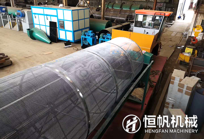 湖南年產(chǎn)五千噸雞糞有機肥粉狀生產(chǎn)線(xiàn)設備發(fā)貨(圖2) 湖南滾筒篩分機