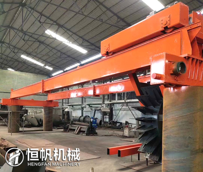 有機肥翻堆機(翻拋機)設備多少錢(qián)?(圖4) 輪盤(pán)翻堆機