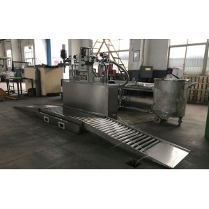 大桶液體定量灌裝機（稱(chēng)重式）