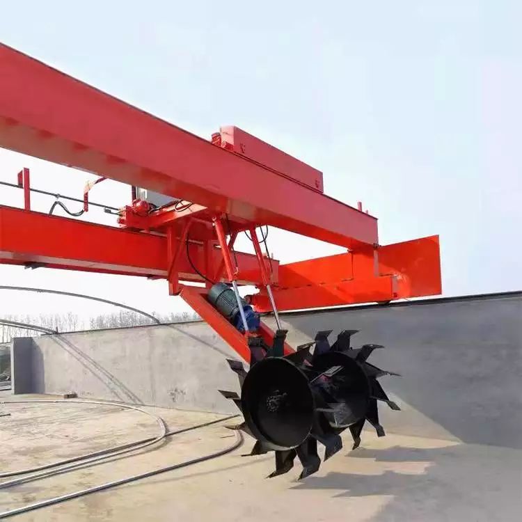 輪盤(pán)式翻堆機